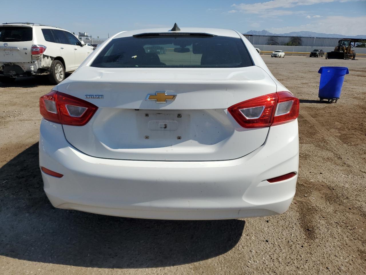 2017 Chevrolet Cruze Ls - Фото 6