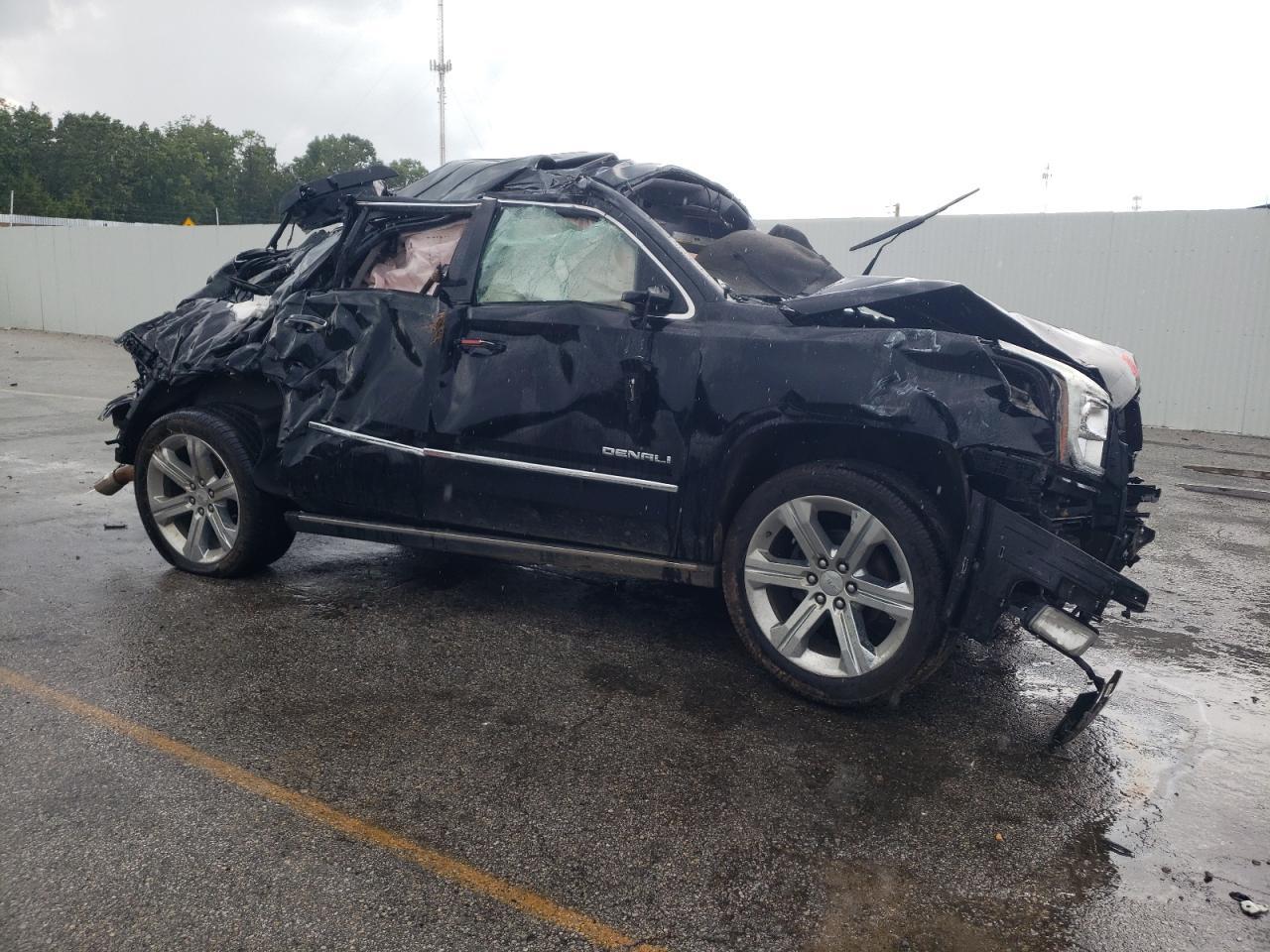 2019 GMC Yukon Denali - Фото 4