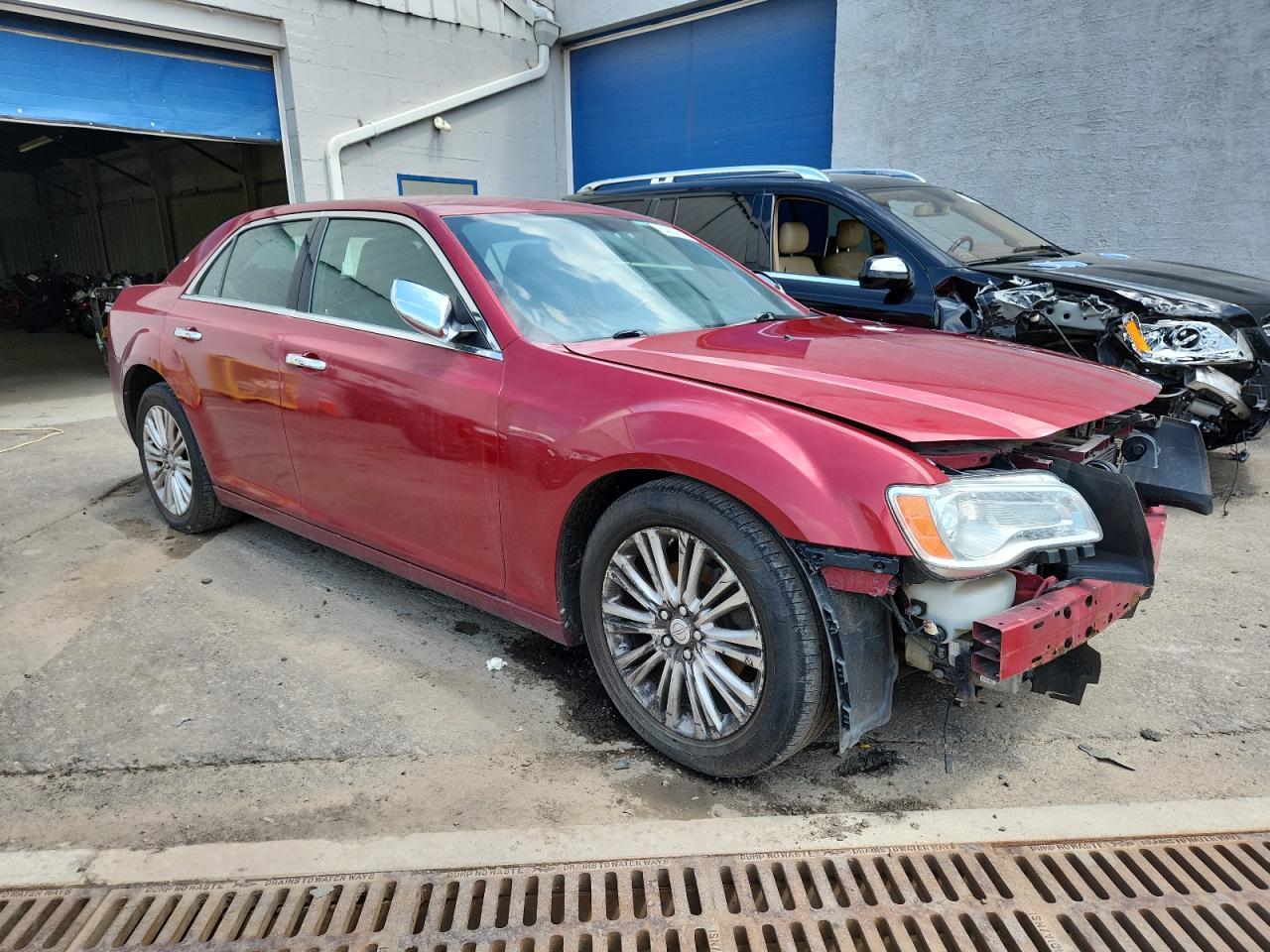 2012 Chrysler 300 Limited - Фото 4