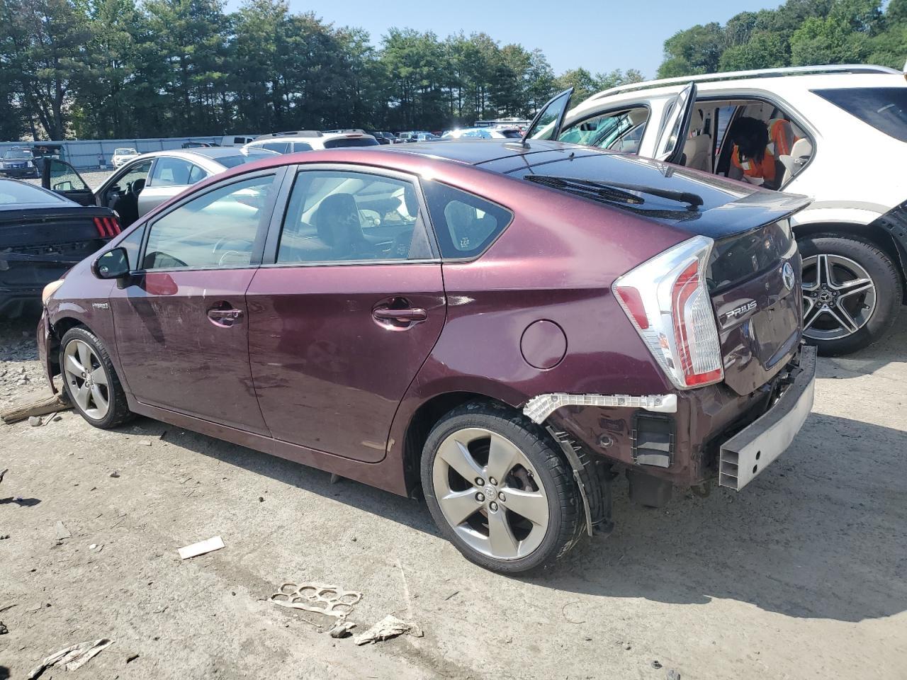 2013 Toyota Prius - Image 2
