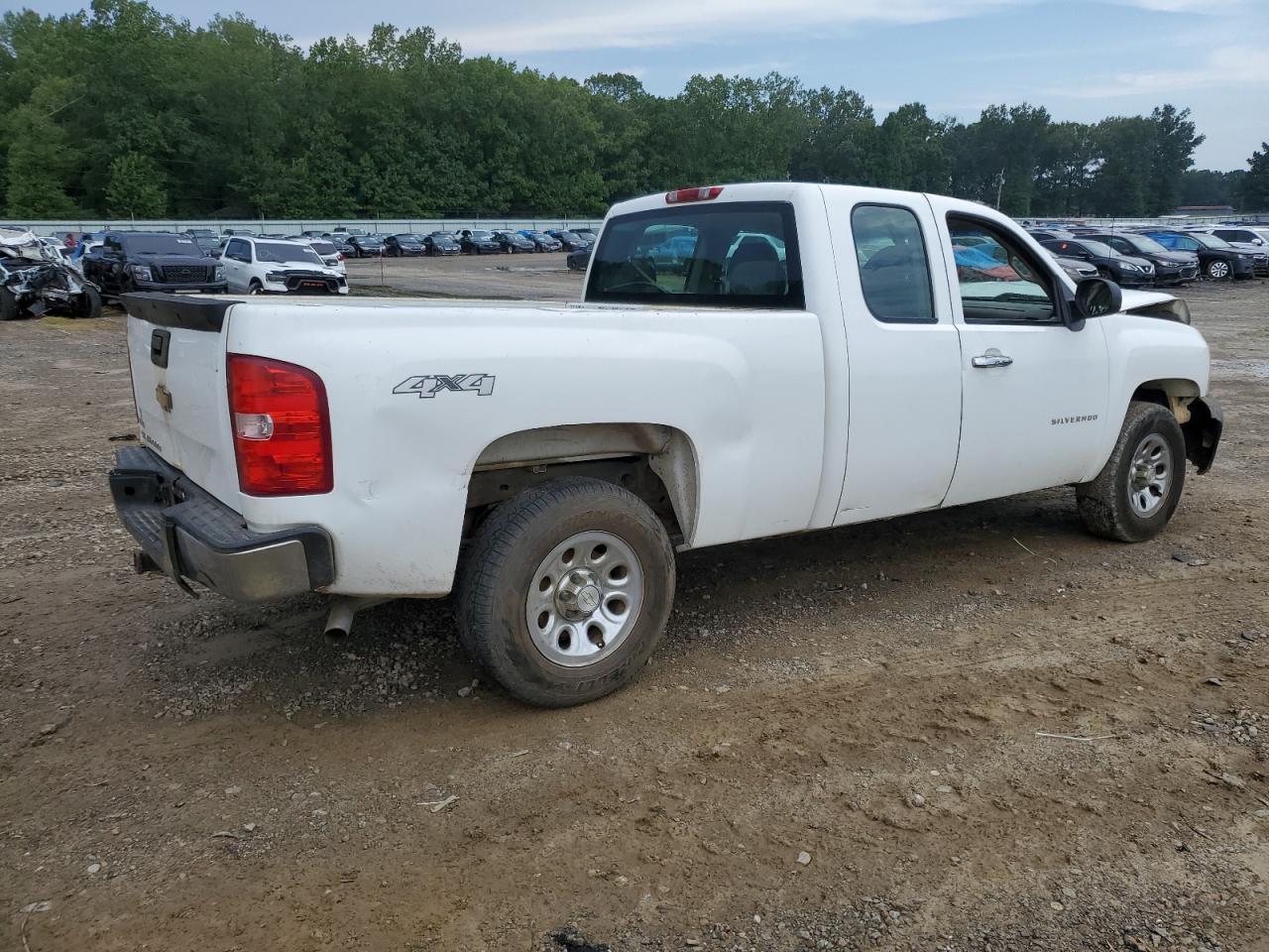 2010 Chevrolet Silverado K1500 - Image 3
