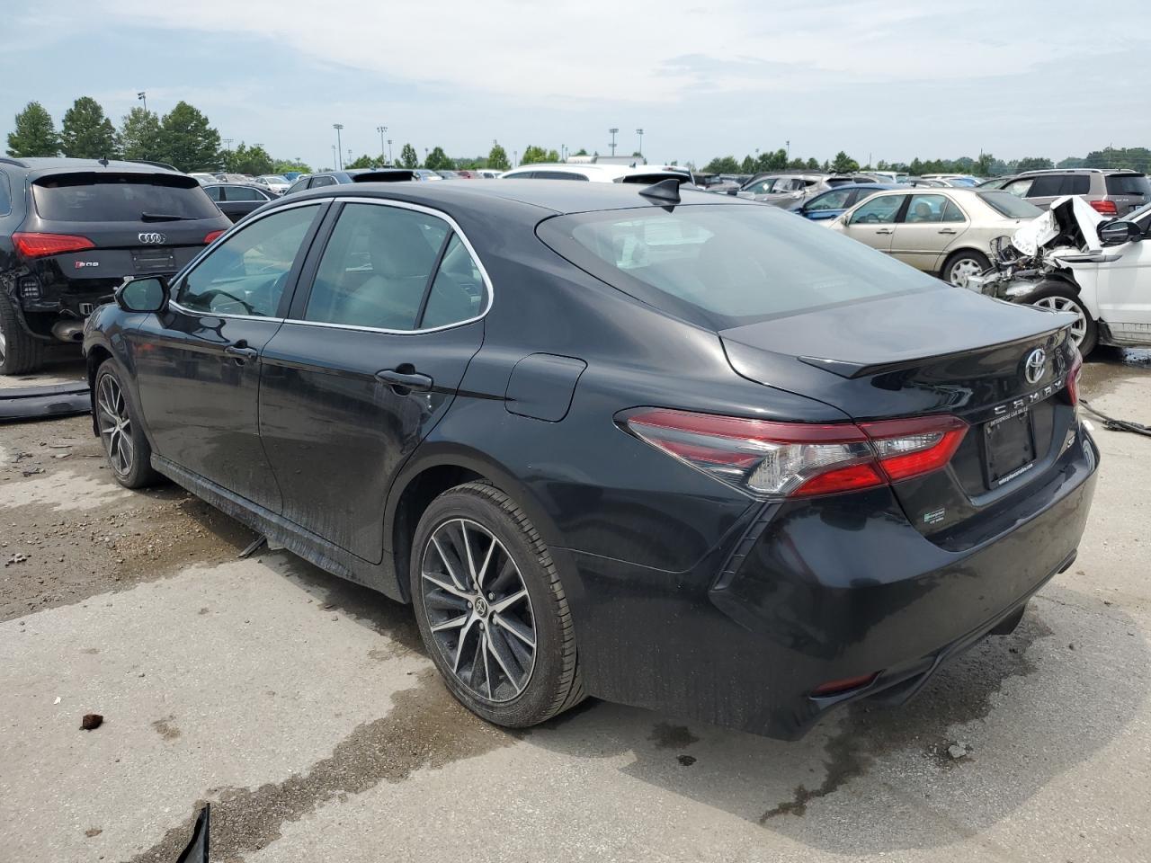 2021 Toyota Camry Se - Image 2