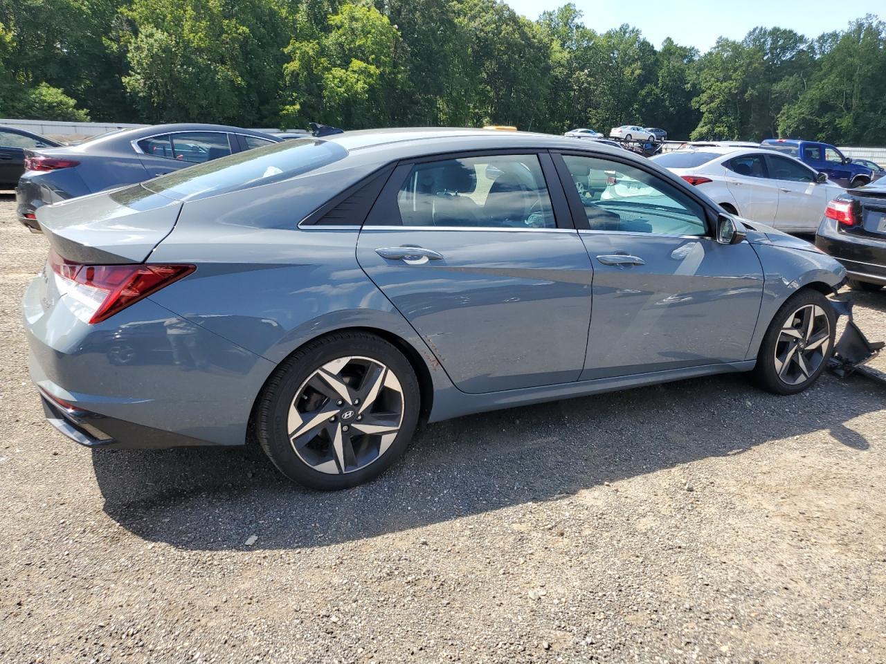 2021 Hyundai Elantra Limited - Image 3