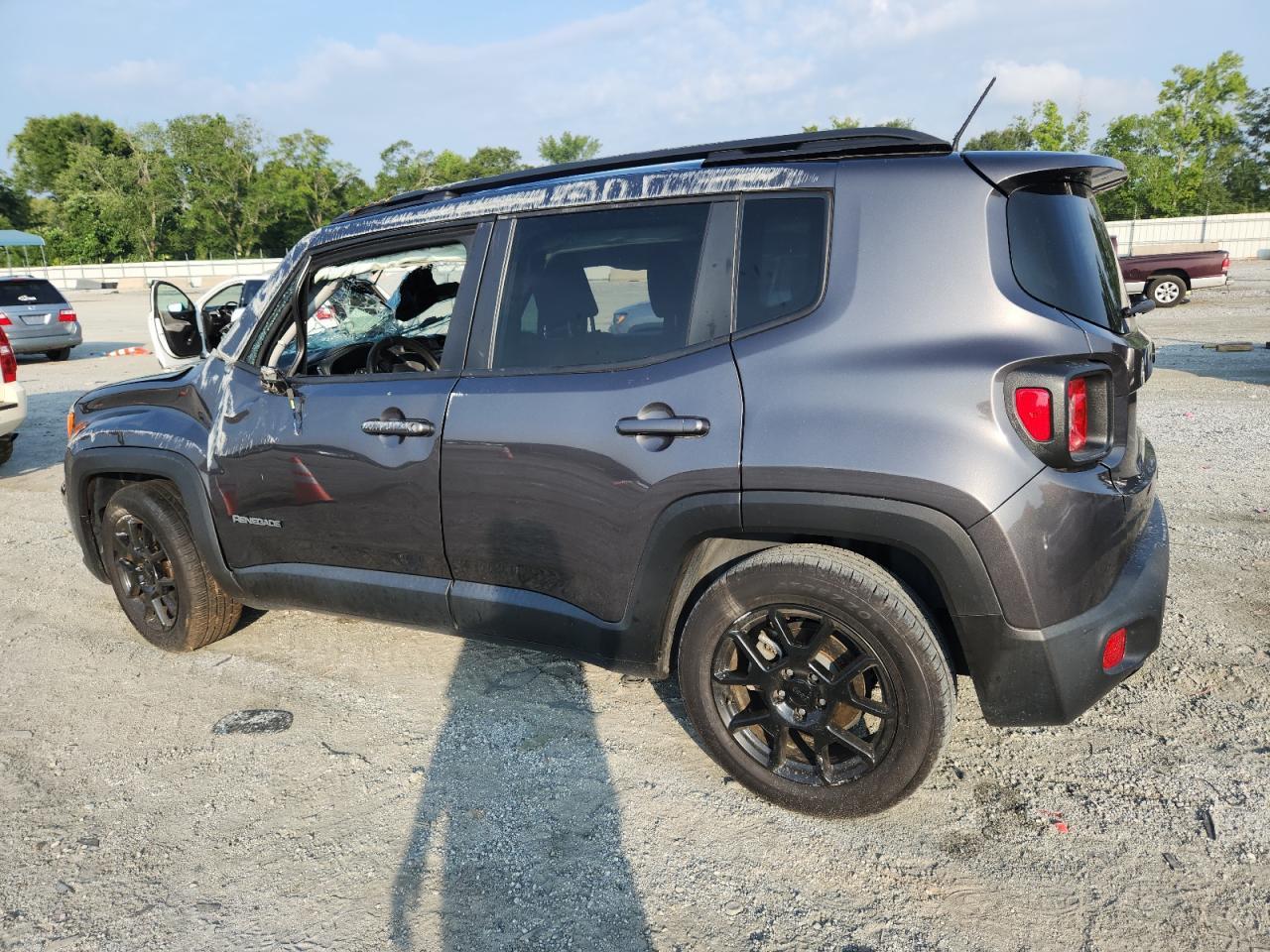 2020 Jeep Renegade Latitude - Image 2