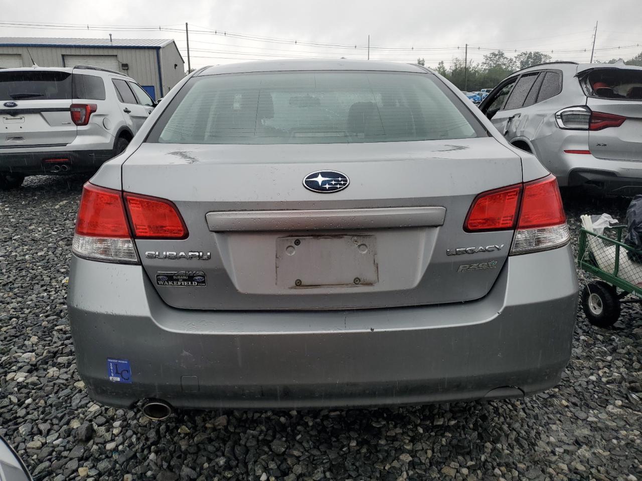 2010 Subaru Legacy 2.5I Limited - Image 6