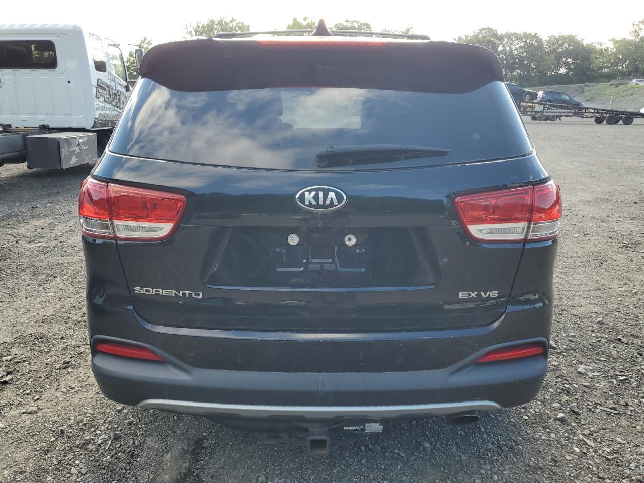 2017 Kia Sorento Ex - Image 6