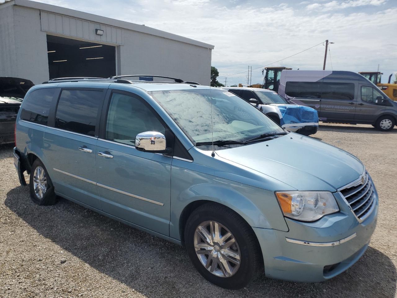 2008 Chrysler Town & Country Limited - Фото 4