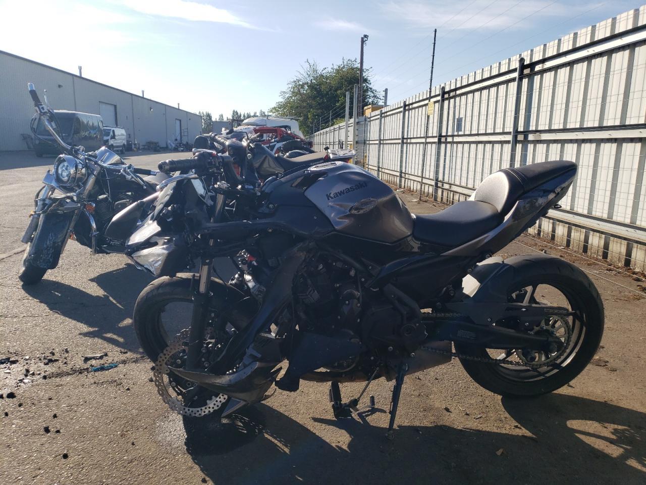 2021 Kawasaki Ex650 M - Фото 3