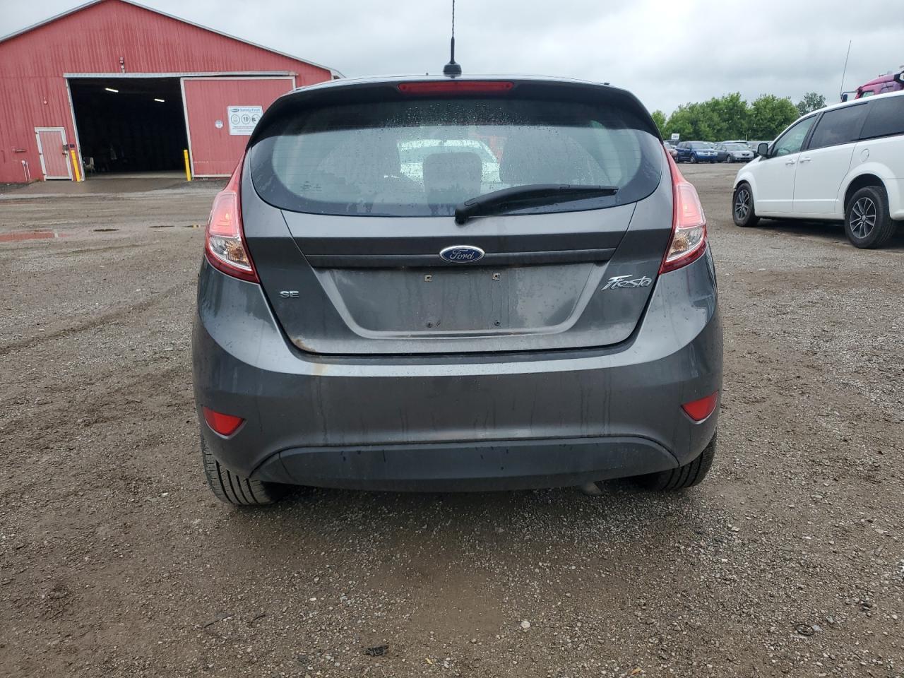 2015 Ford Fiesta Se - Фото 6