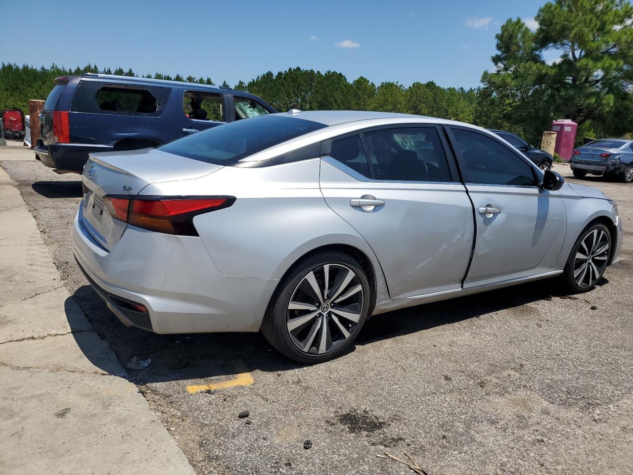 2022 Nissan Altima Sr - Image 3
