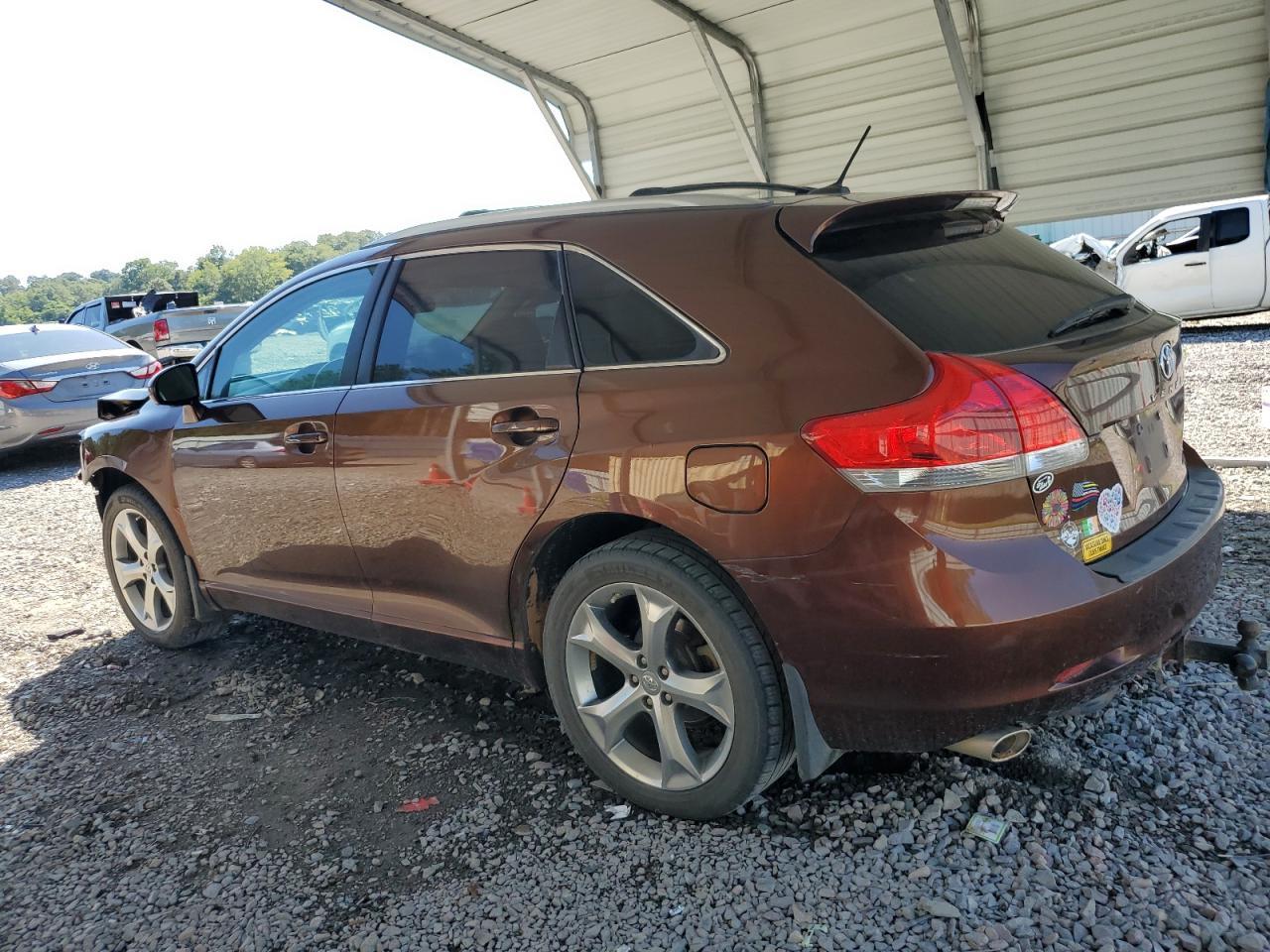2012 Toyota Venza Le - Image 2