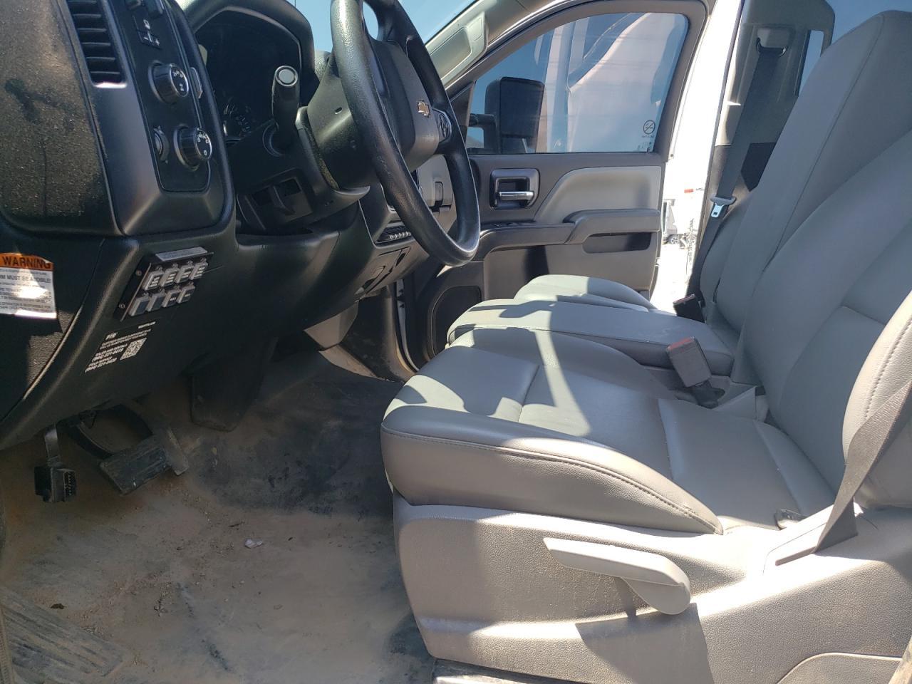 2022 Chevrolet Silverado Medium Duty - Фото 7