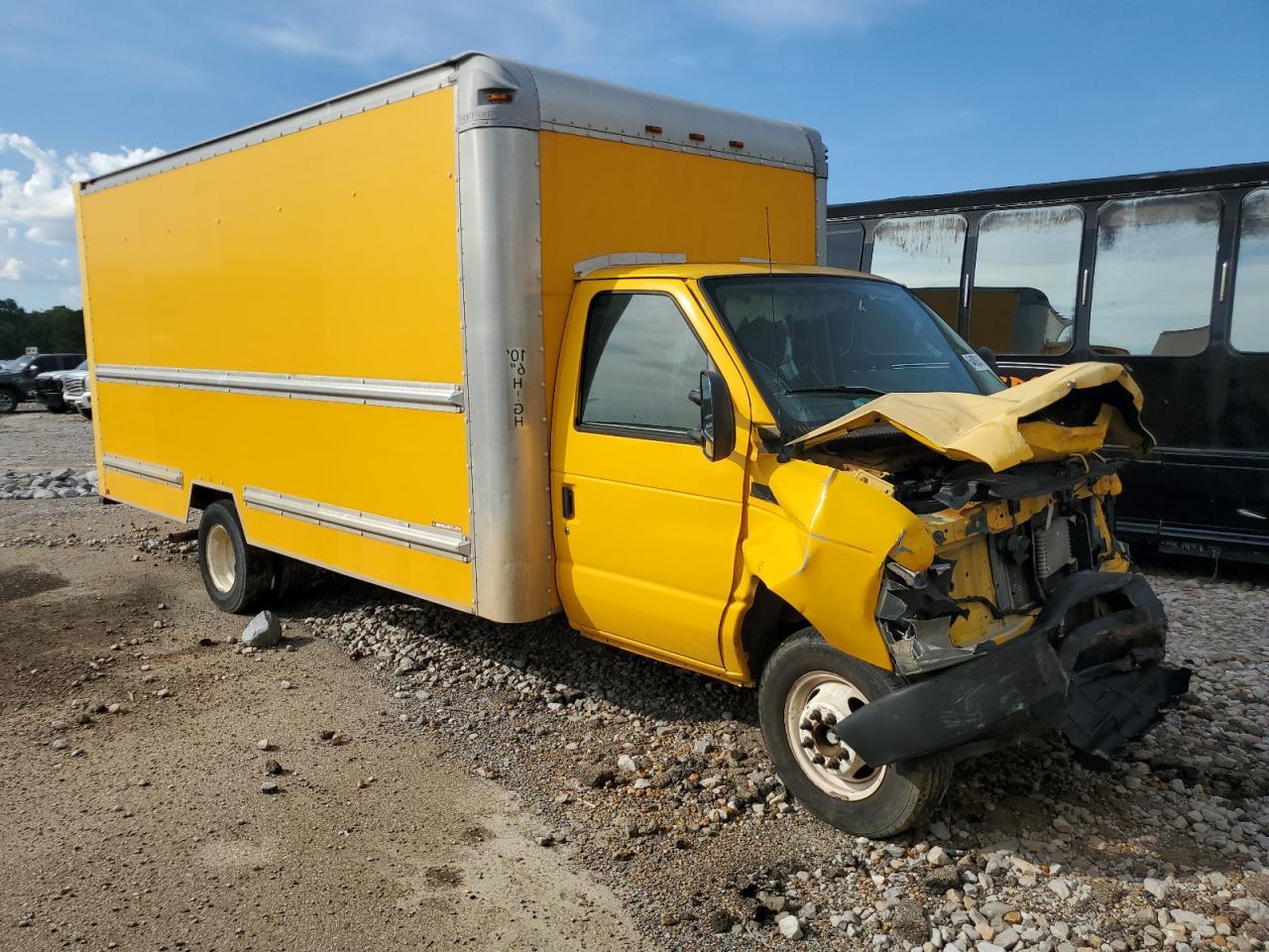 2012 Ford Econoline E350 Super Duty Cutaway Van - Фото 4