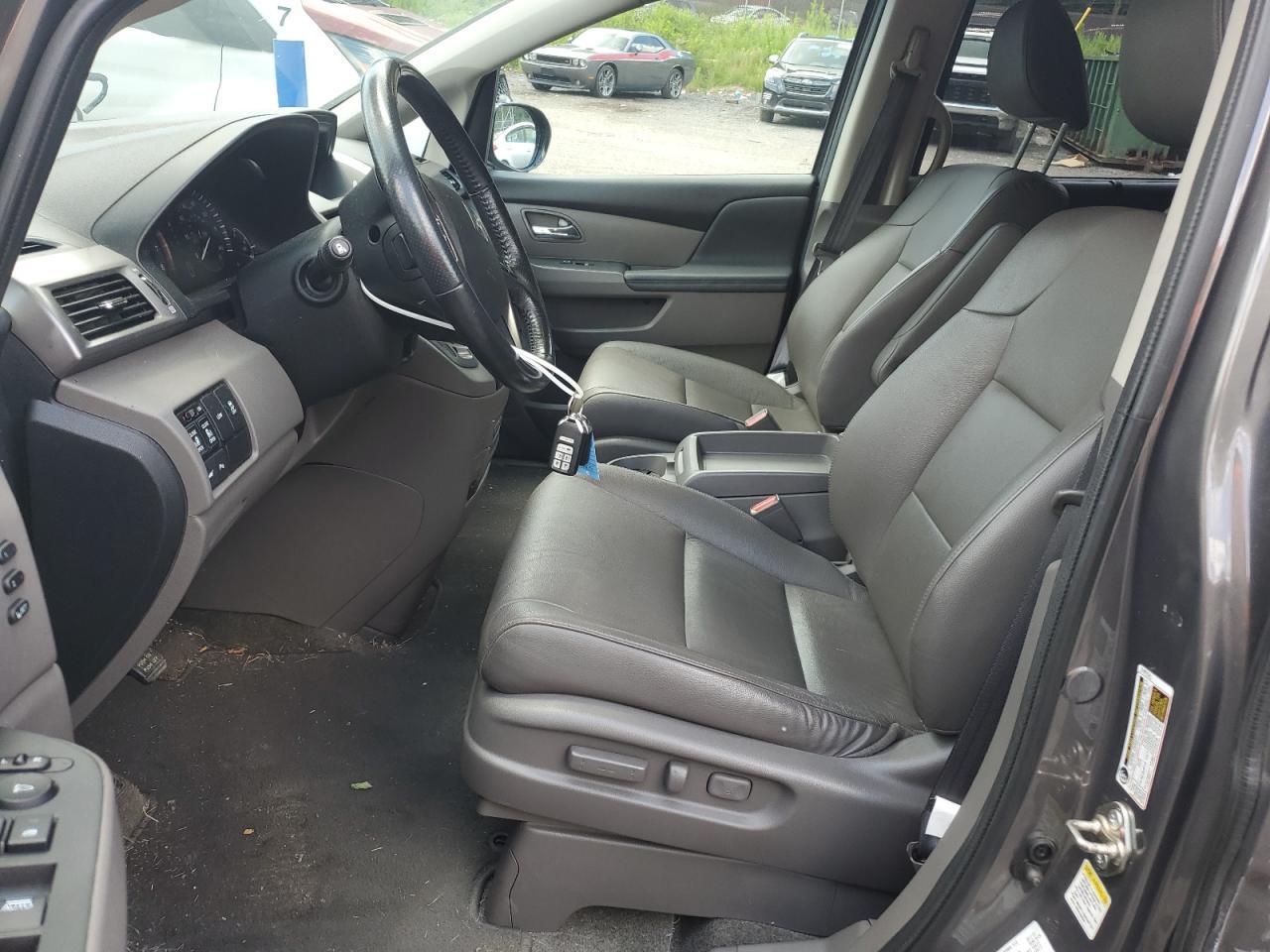 2017 Honda Odyssey Touring - Image 7