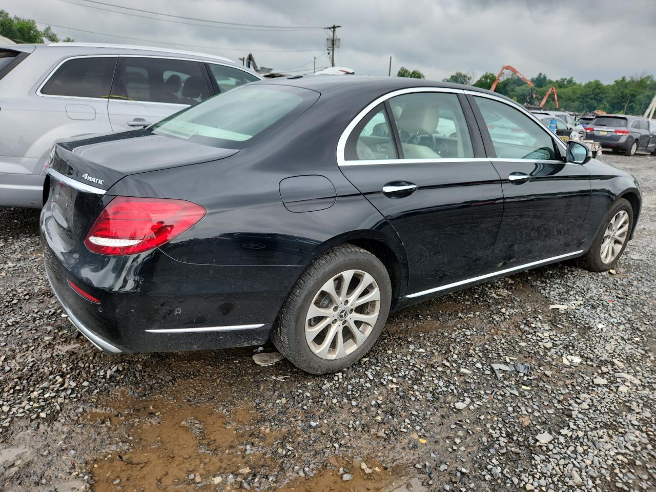2019 Mercedes-Benz E 300 4Matic - Фото 3