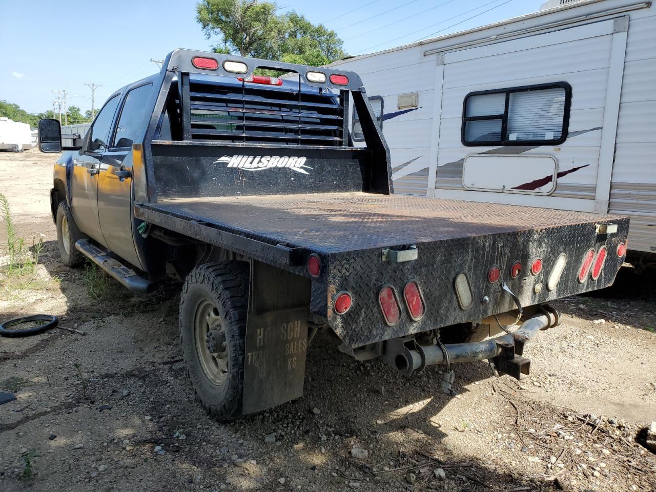 2010 Chev Silverado - Image 2