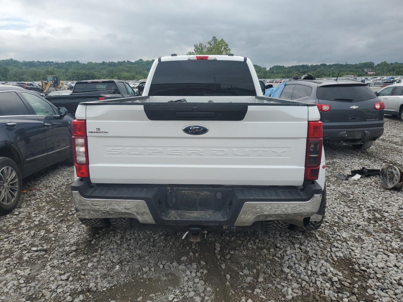 2022 Ford F350 Supe - Image 6