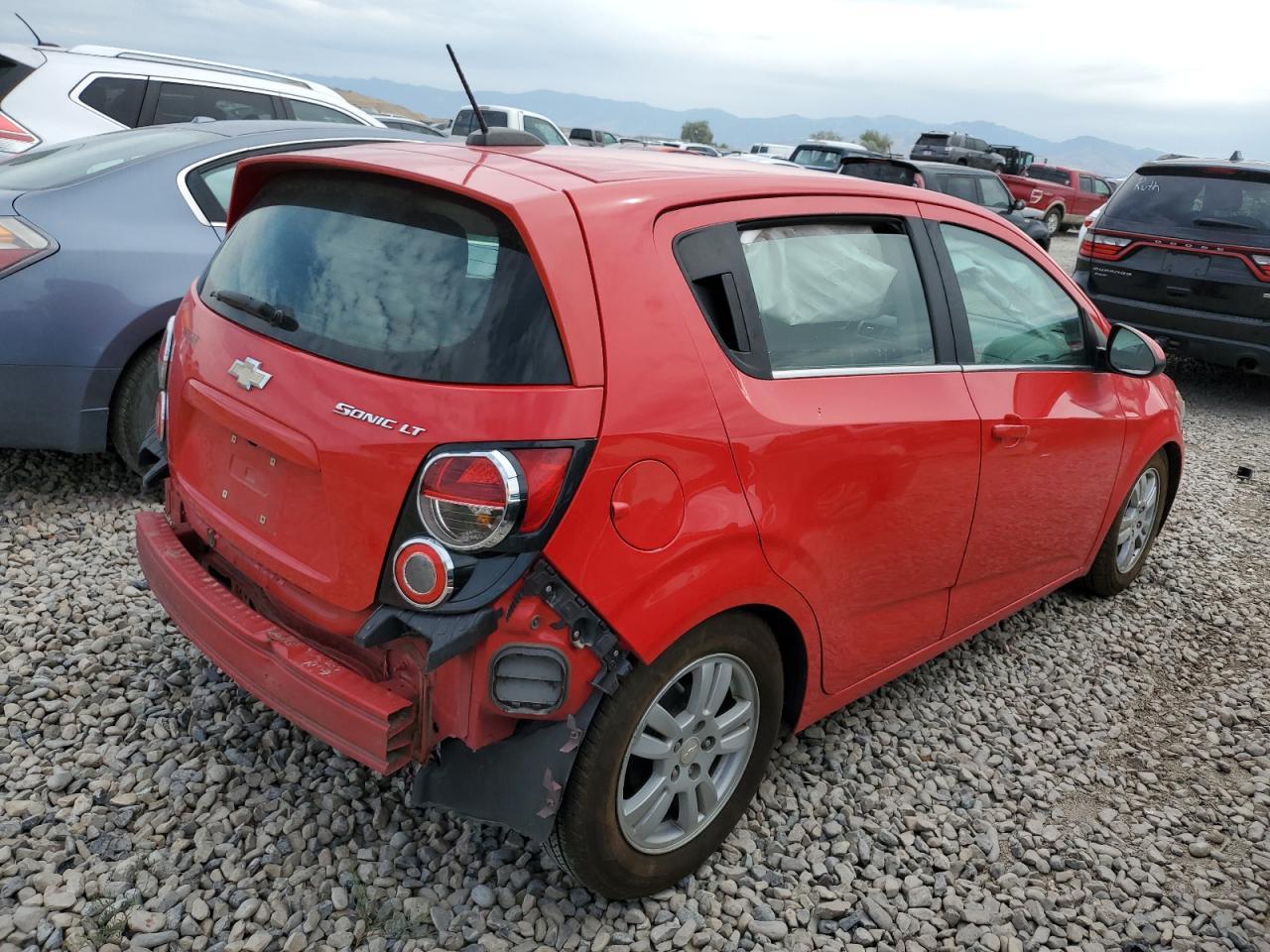 2016 Chevrolet Sonic Lt - Фото 3