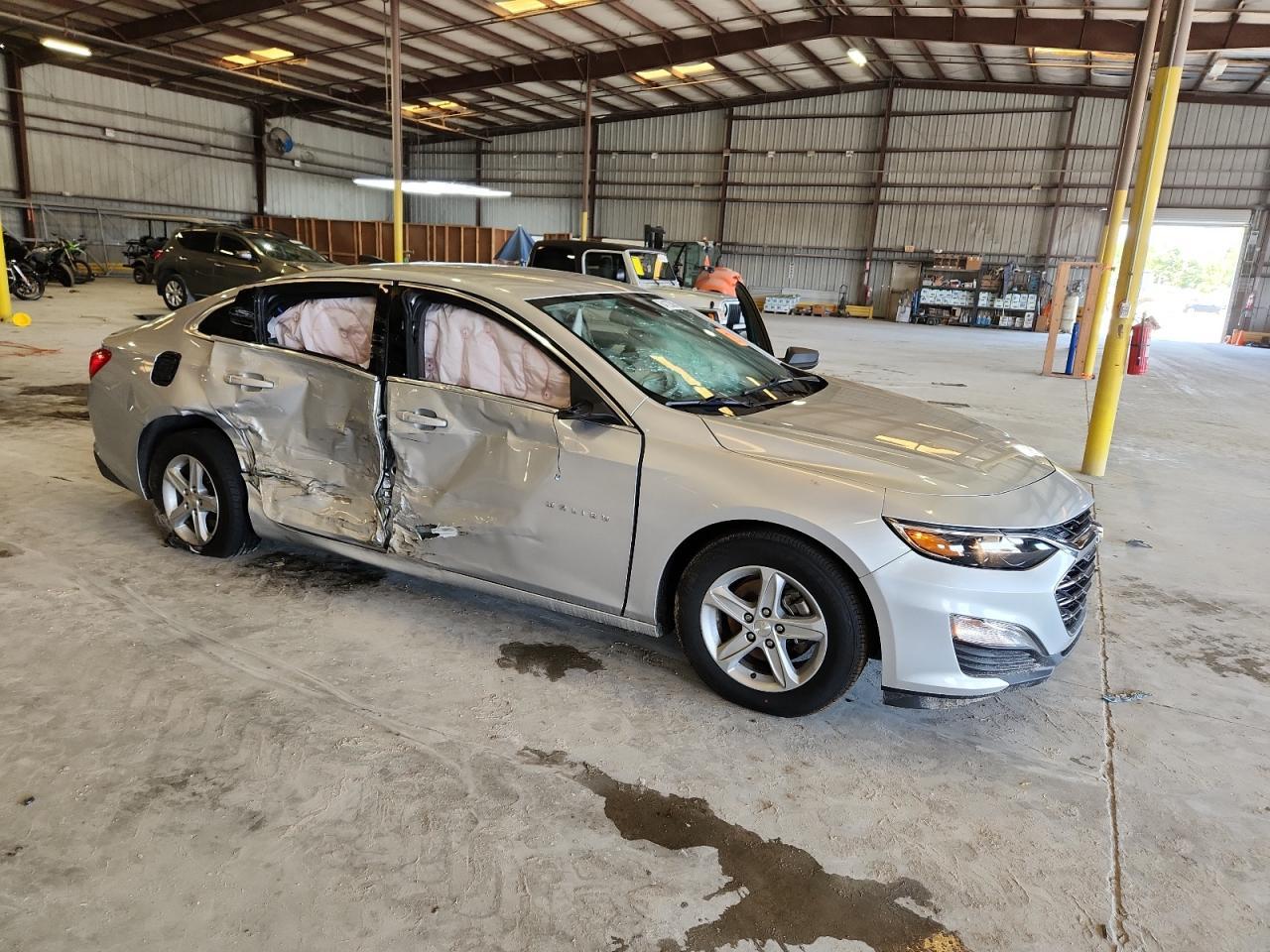 2020 Chevrolet Malibu Ls - Image 4