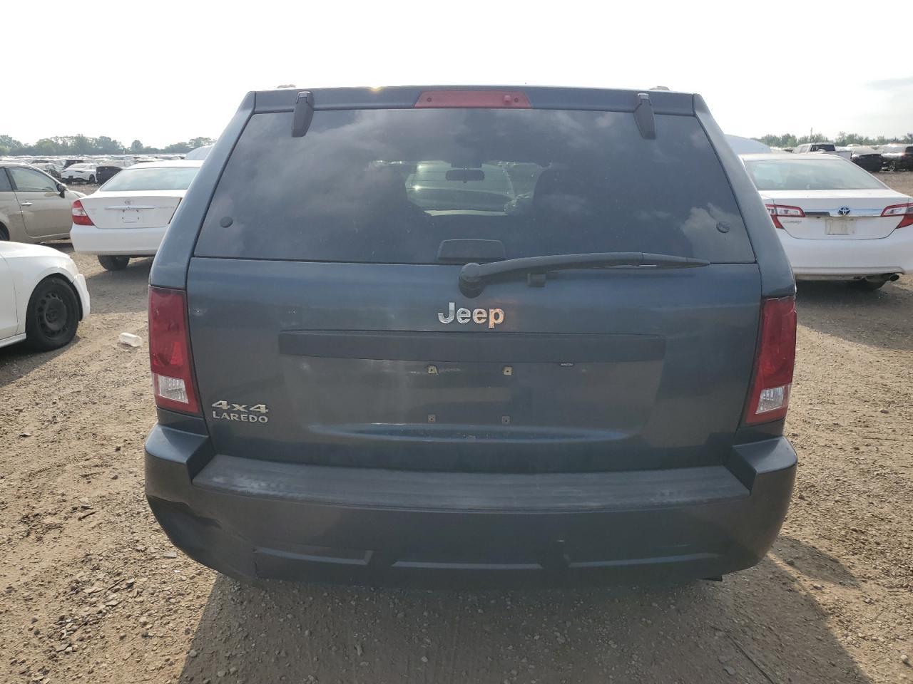 2008 Jeep Grand Cherokee Laredo - Image 6