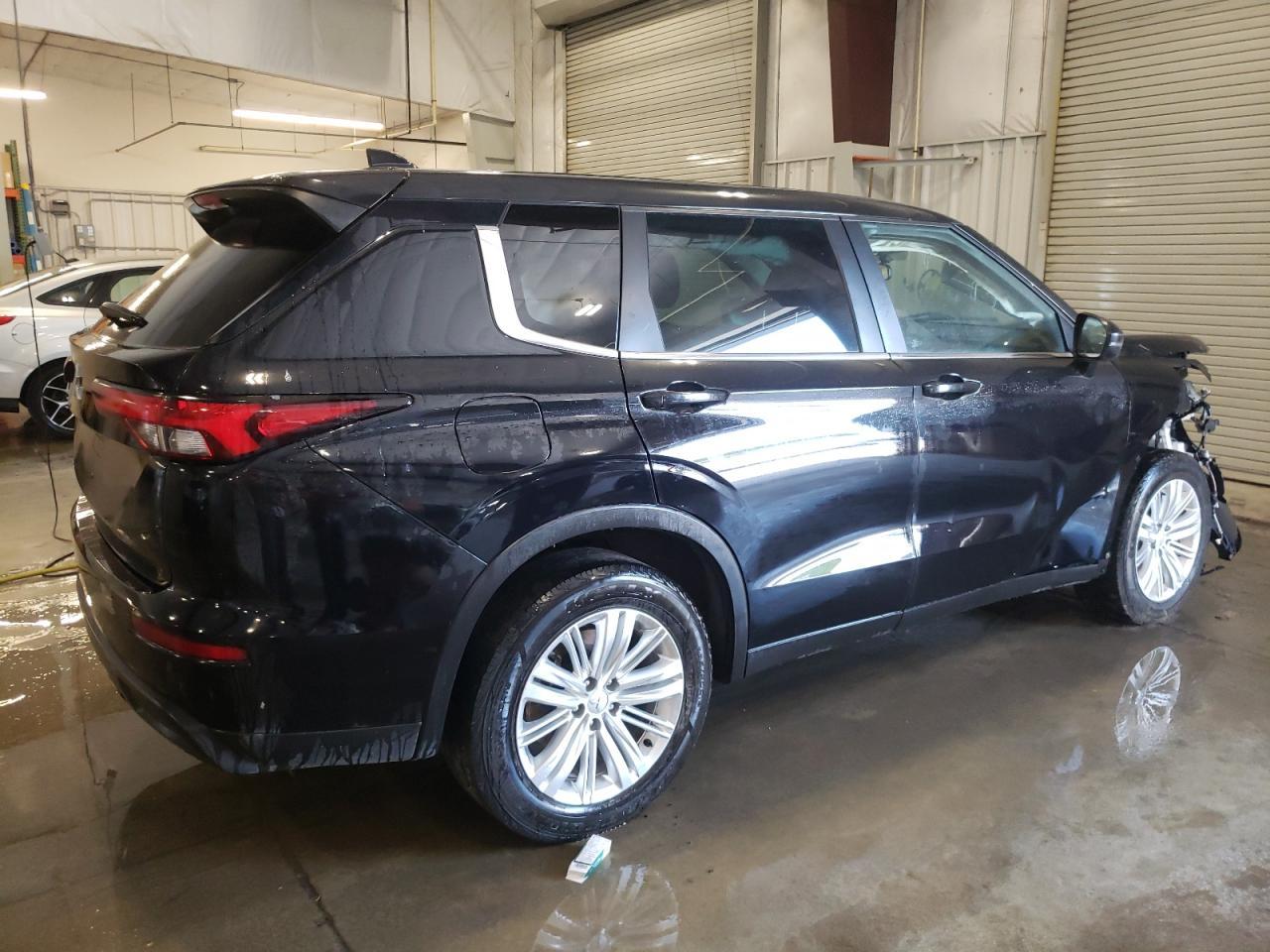 2023 Mitsubishi Outlander - Фото 3