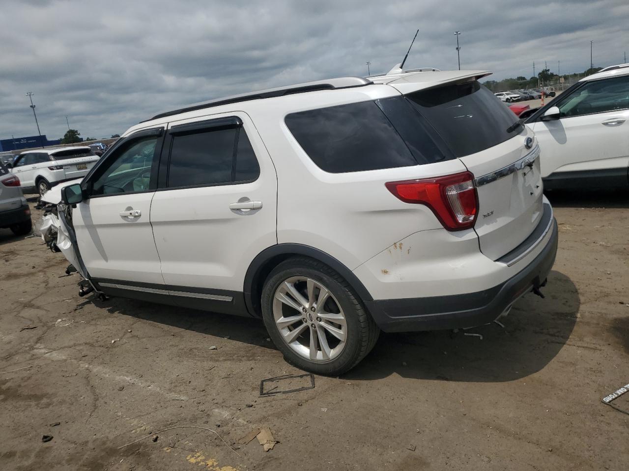 2018 Ford Explorer Xlt - Фото 2