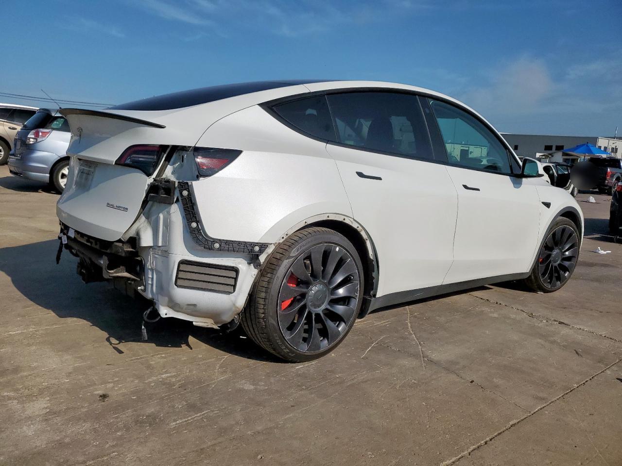 2022 Tesla Model Y - Фото 3