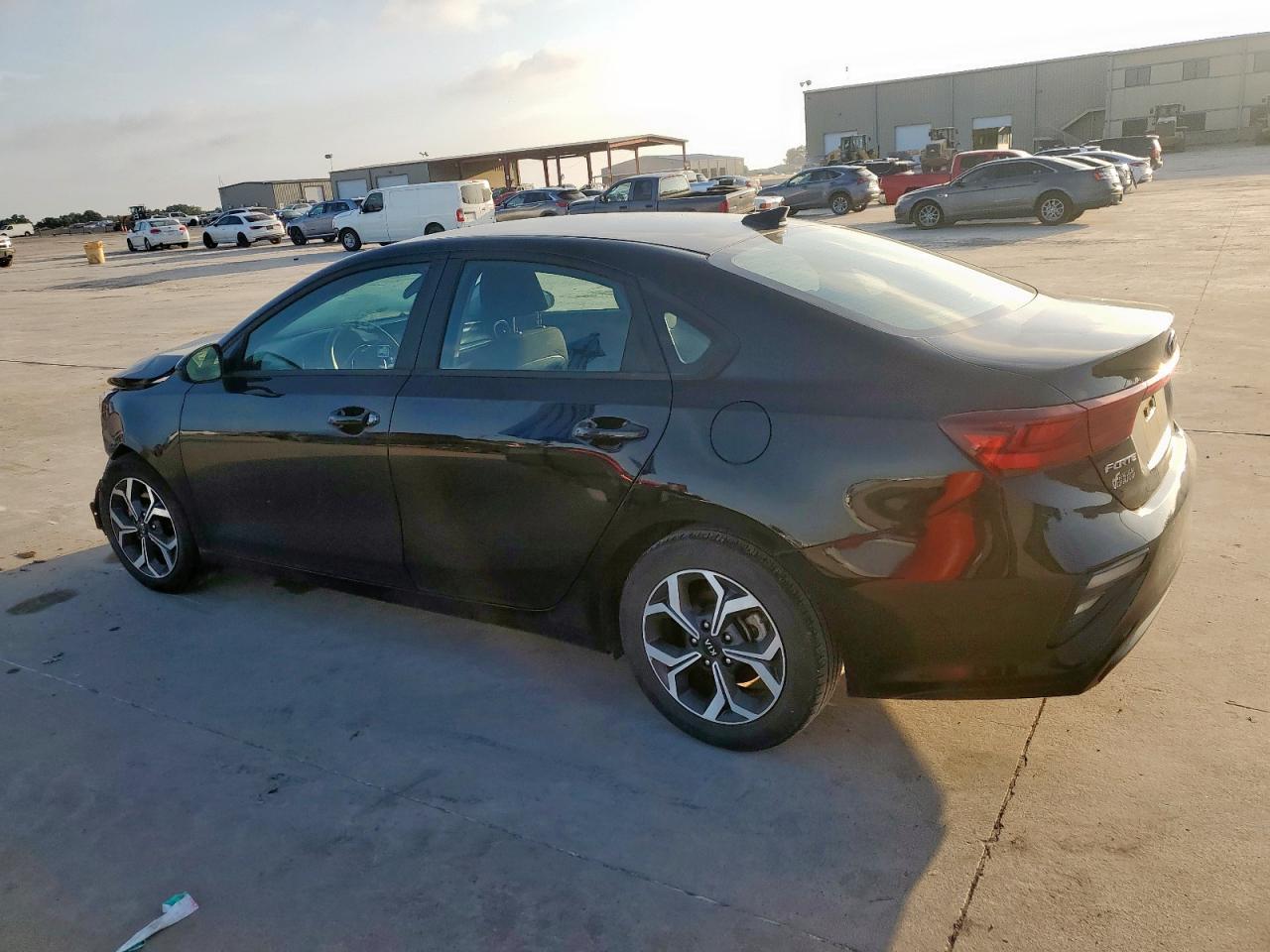 2021 Kia Forte Fe - Image 2