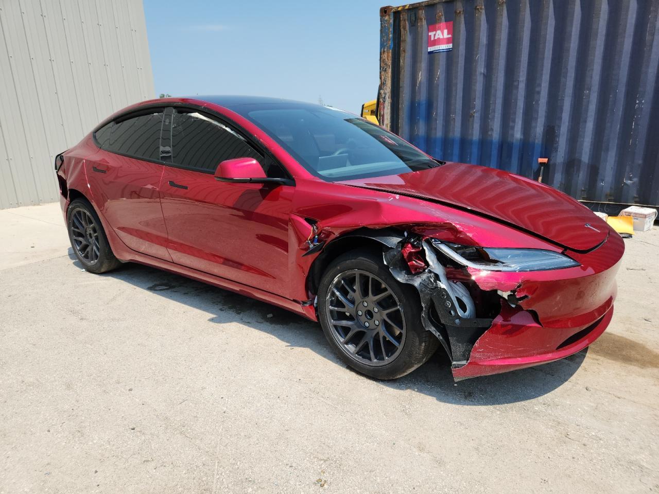 2025 Tesla Model 3 - Фото 4