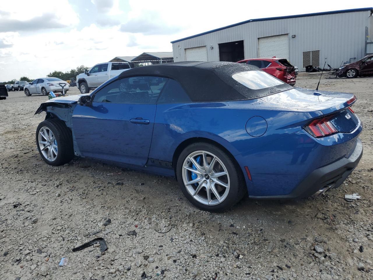 2024 Ford Mustang Gt - Фото 2