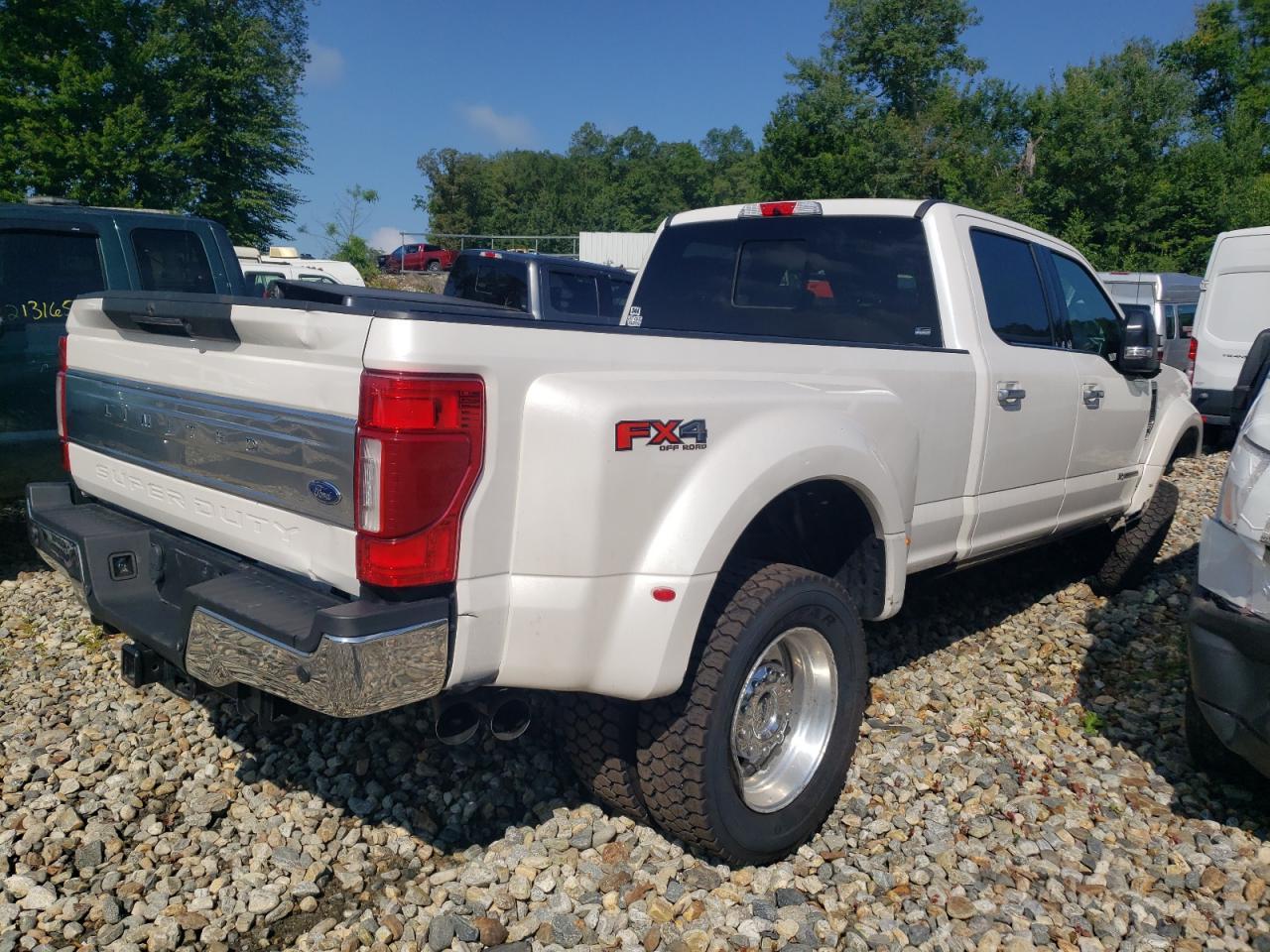 2018 Ford F450 Super Duty - Image 3