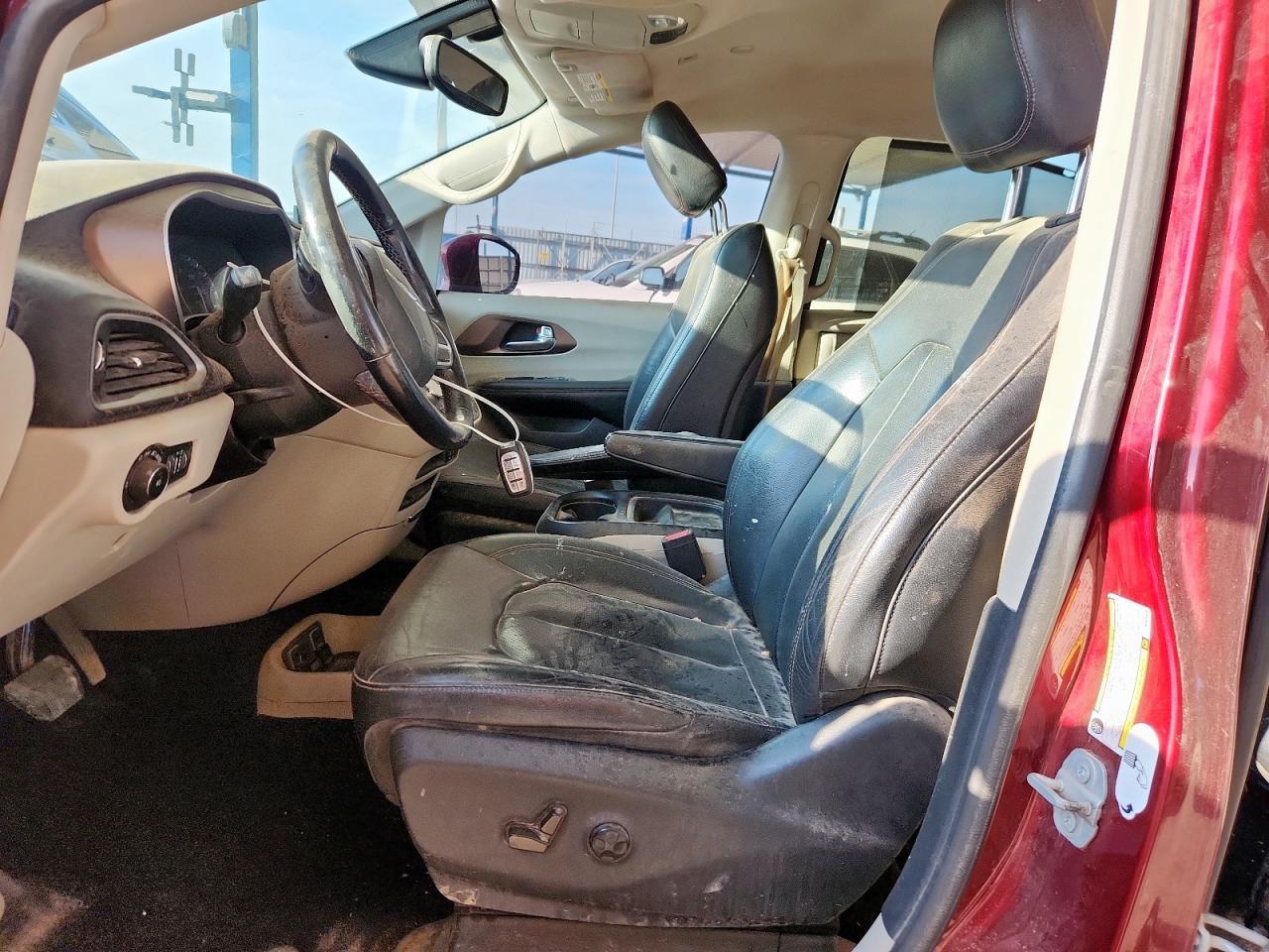 2019 Chrysler Pacifica Touring L - Image 7