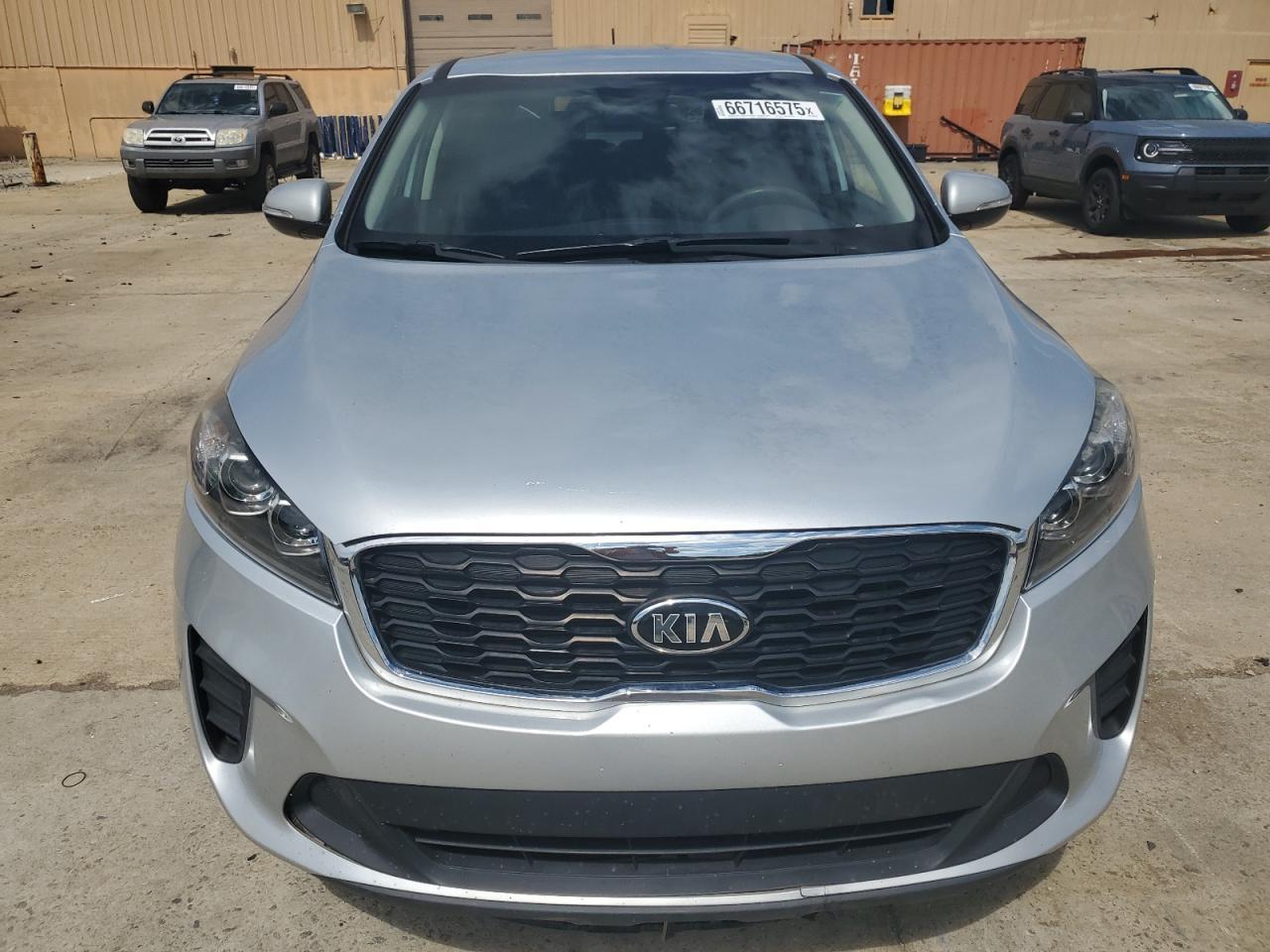 2019 Kia Sorento L - Image 5