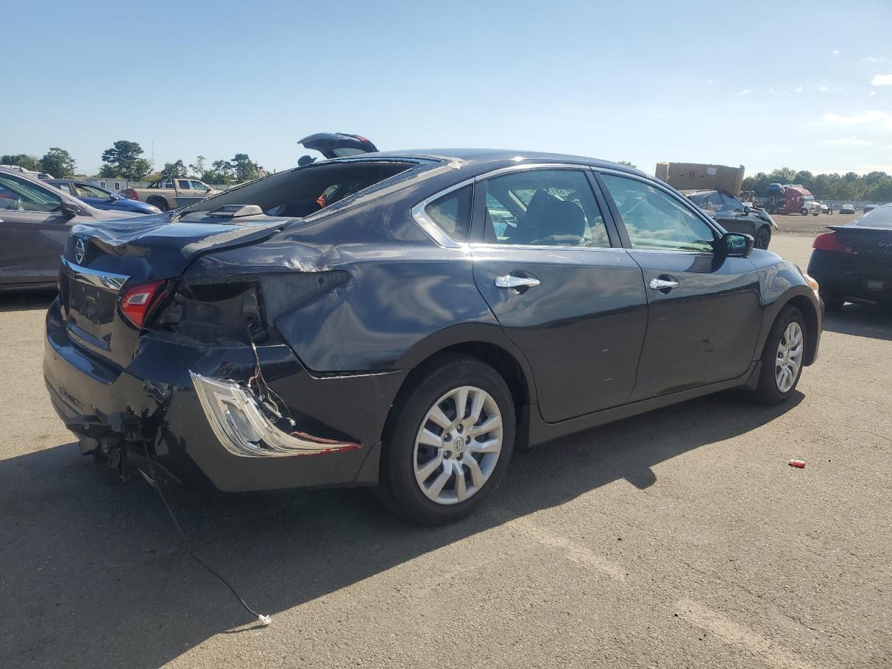 2017 Nissan Altima 2.5 - Фото 3