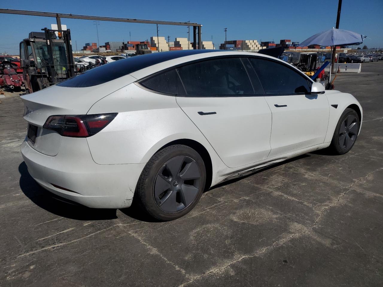 2023 Tesla Model 3 - Фото 3