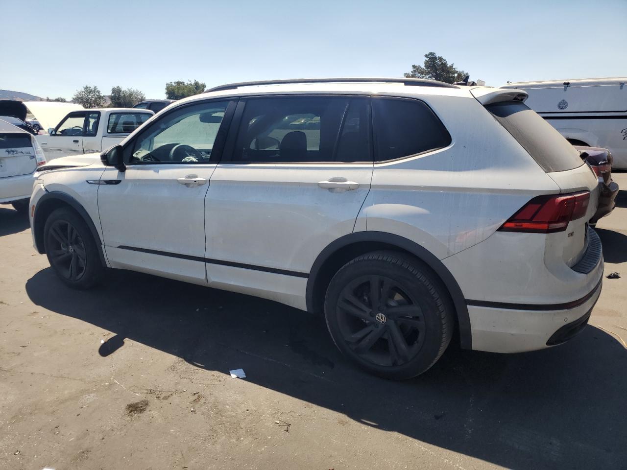 2024 Volkswagen Tiguan Se R-Line Black - Фото 2