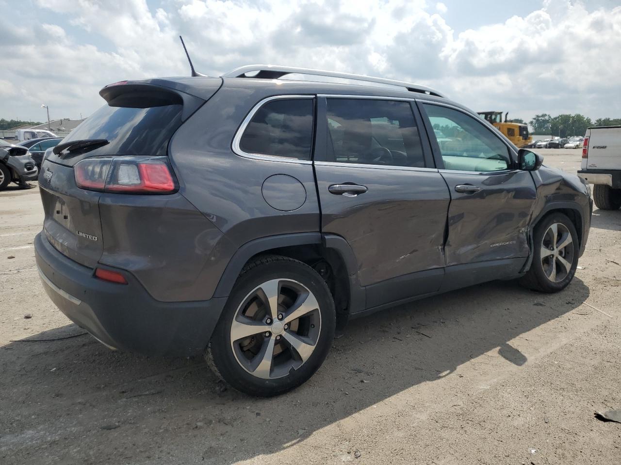 2019 Jeep Cherokee Limited - Image 3
