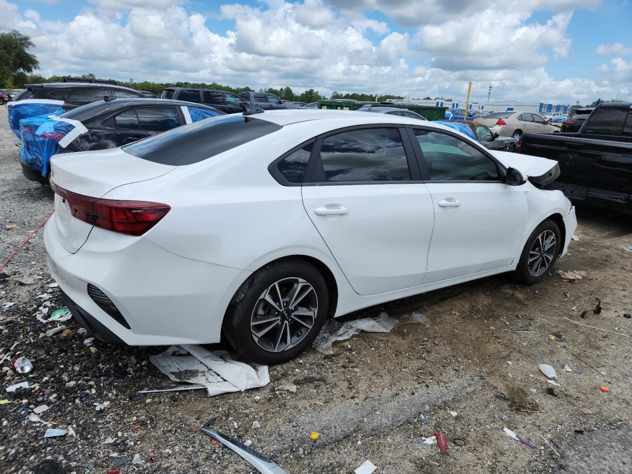 2024 Kia Forte Lx - Фото 3