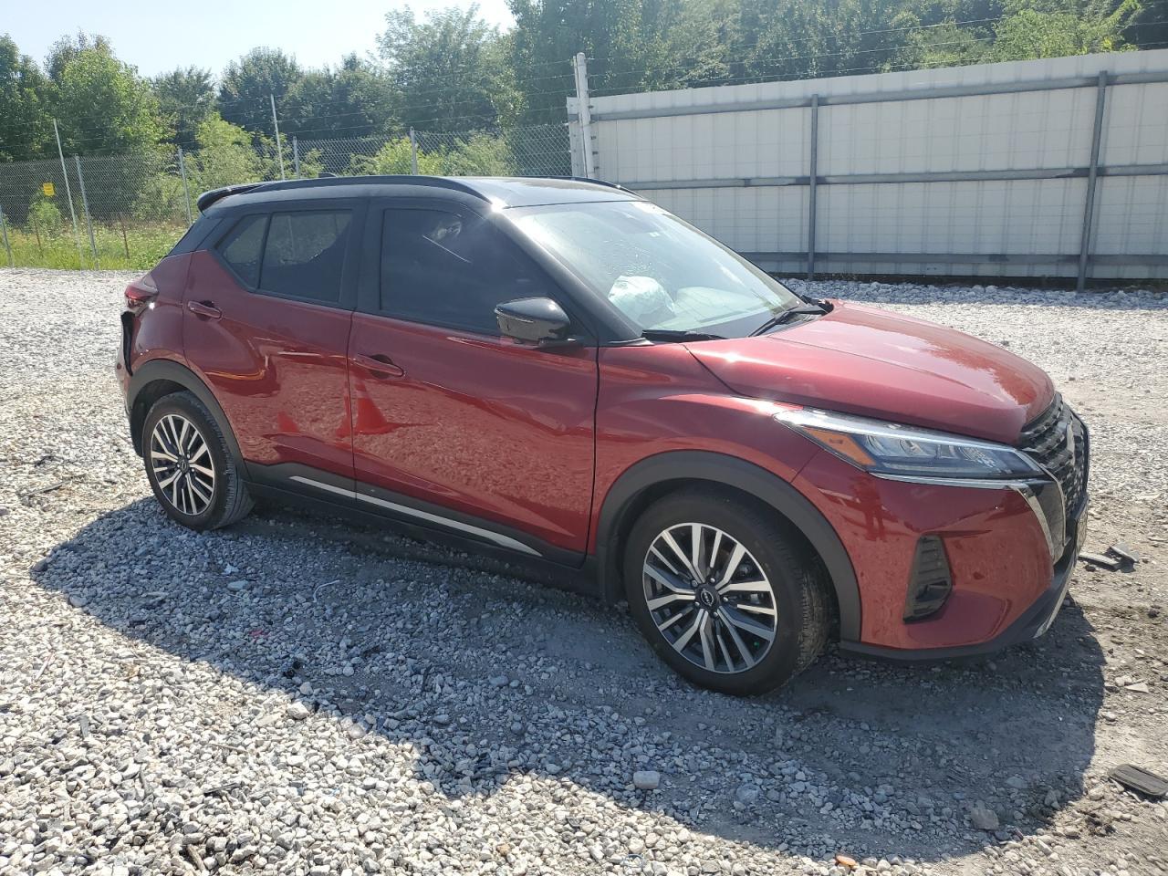 2024 Nissan Kicks Sr - Image 4