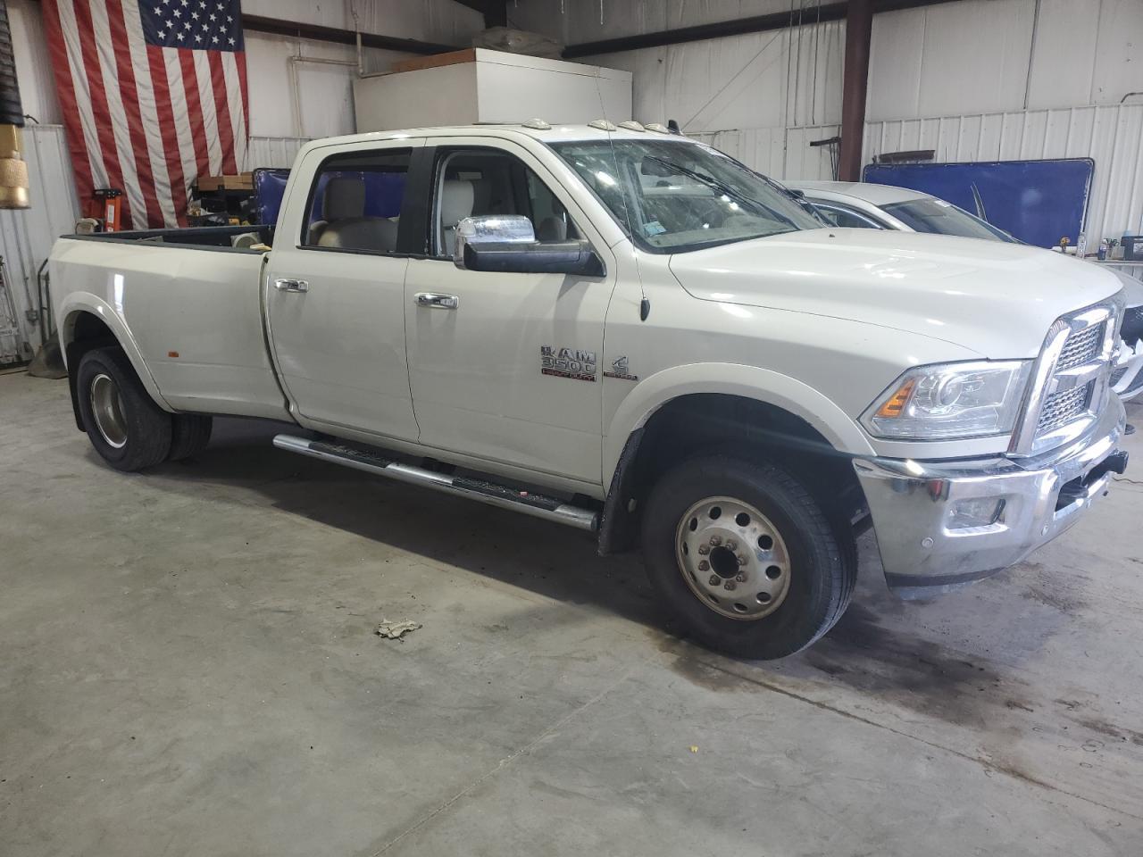 2016 Ram 3500 Laramie - Фото 4