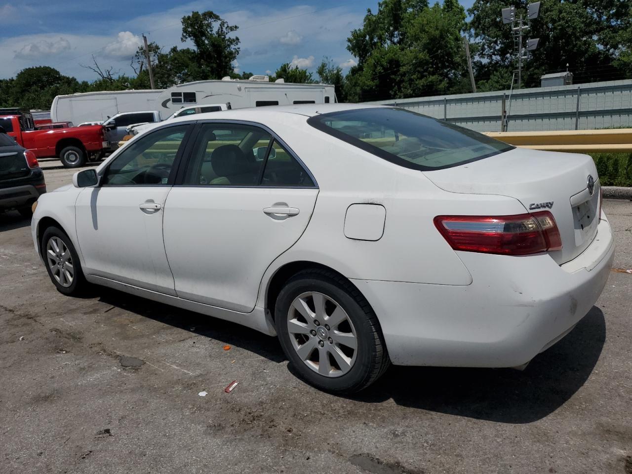 2007 Toyota Camry Le - Image 2