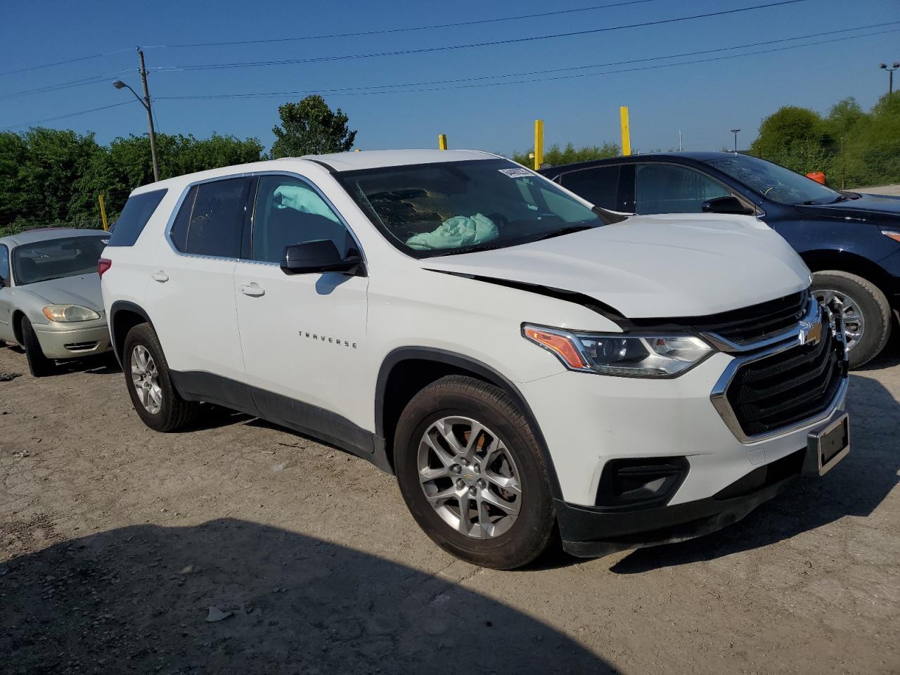 2019 Chevrolet Traverse Ls - Image 4