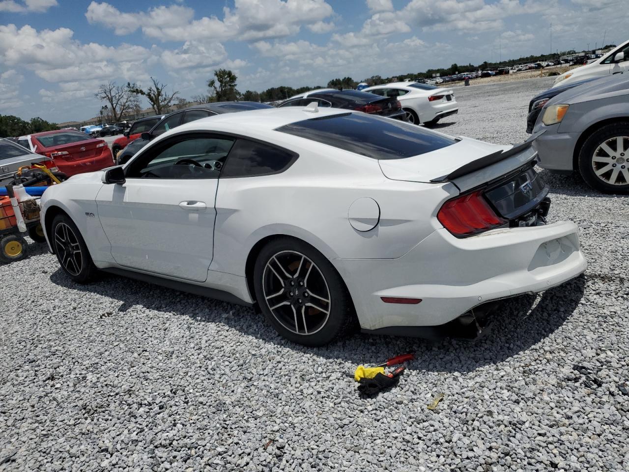 2021 Ford Mustang Gt - Фото 2
