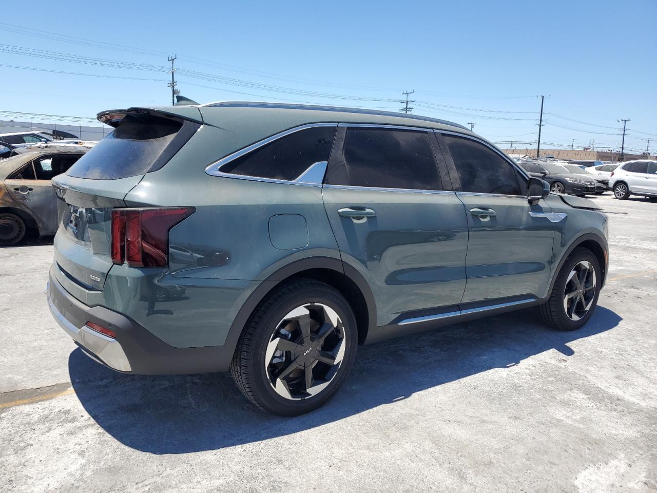 2025 Kia Sorento Ex - Image 3