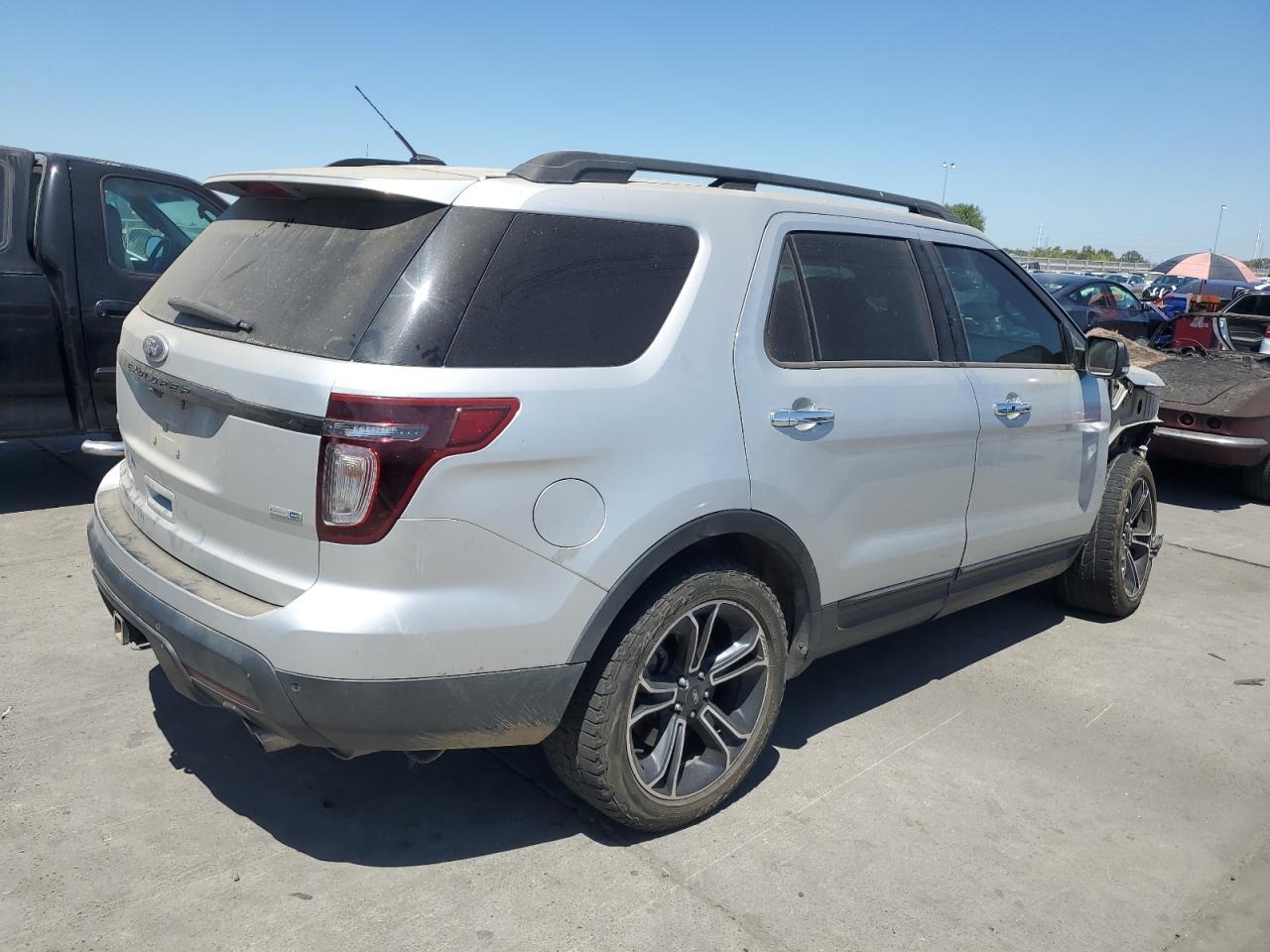 2014 Ford Explorer Sport - Image 3