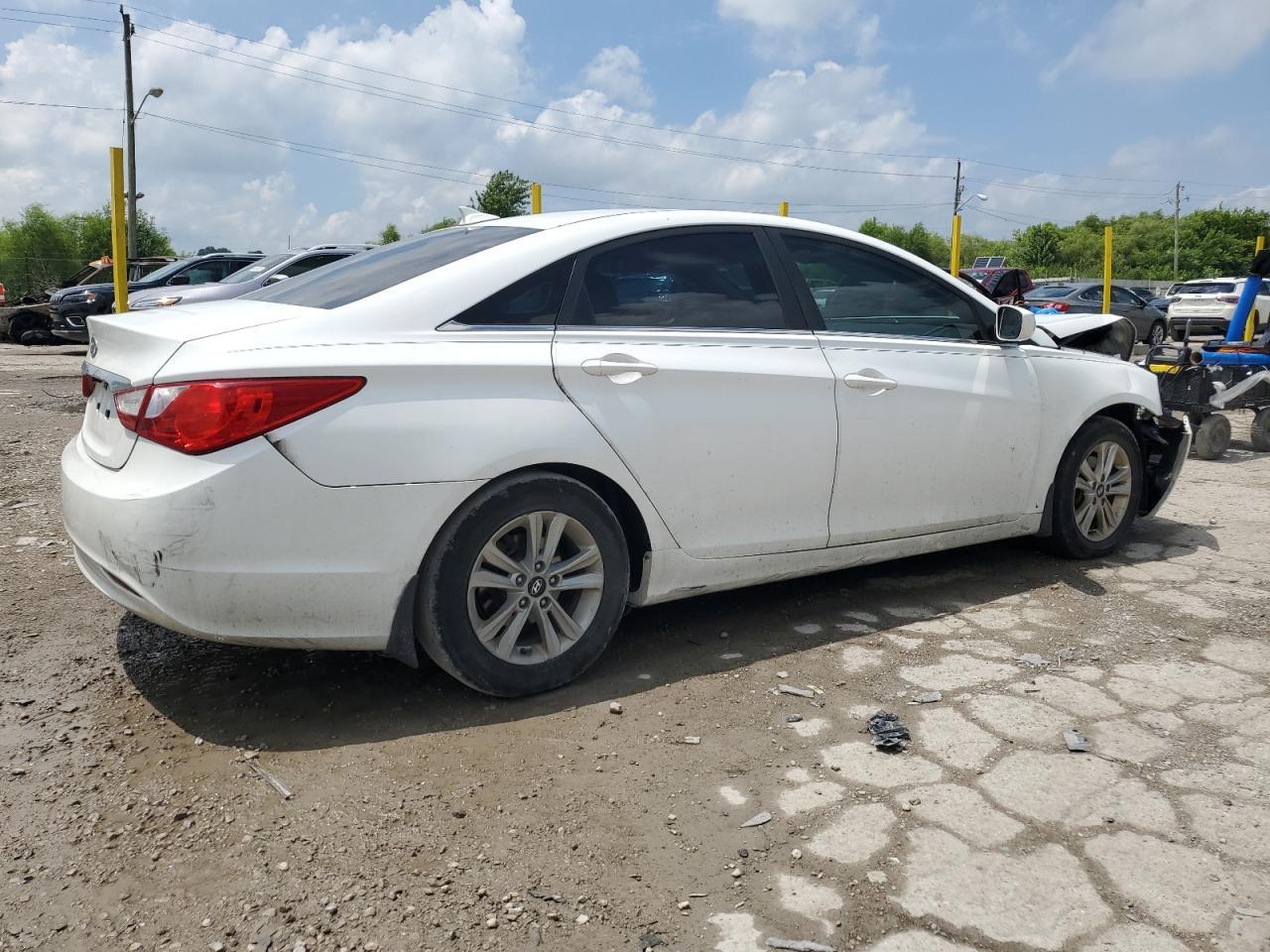 2013 Hyundai Sonata Gls - Image 3