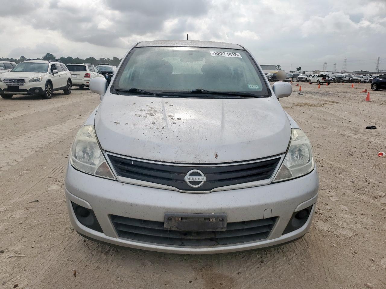 2010 Nissan Versa - Фото 5