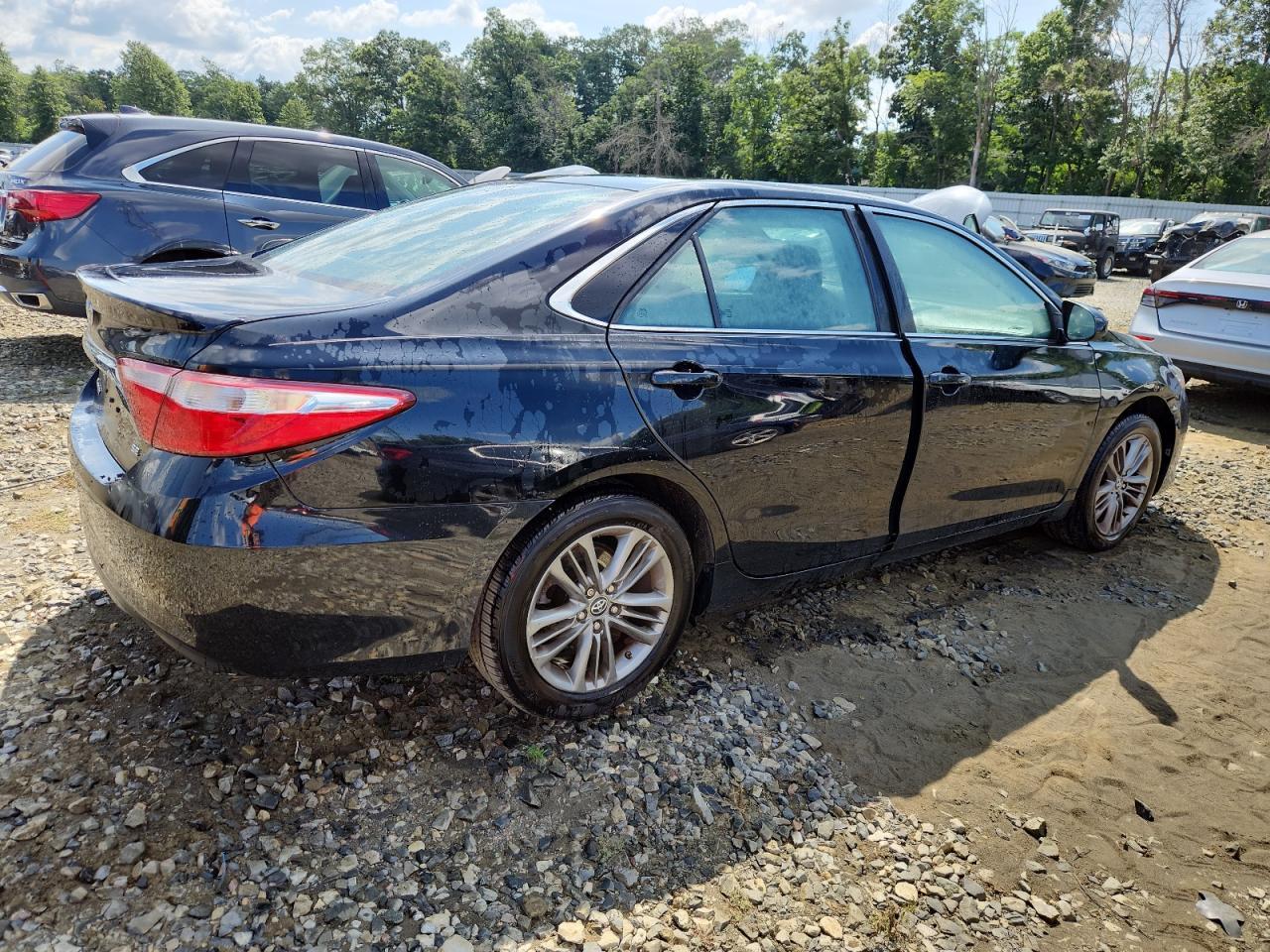 2017 Toyota Camry Le - Image 3