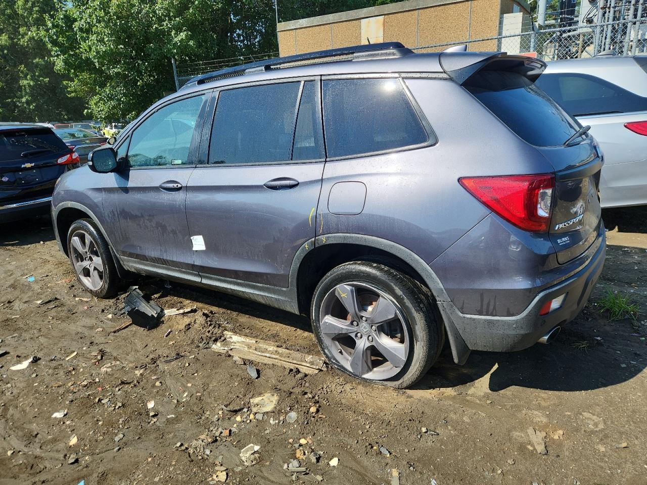 2021 Honda Passport Touring - Image 2