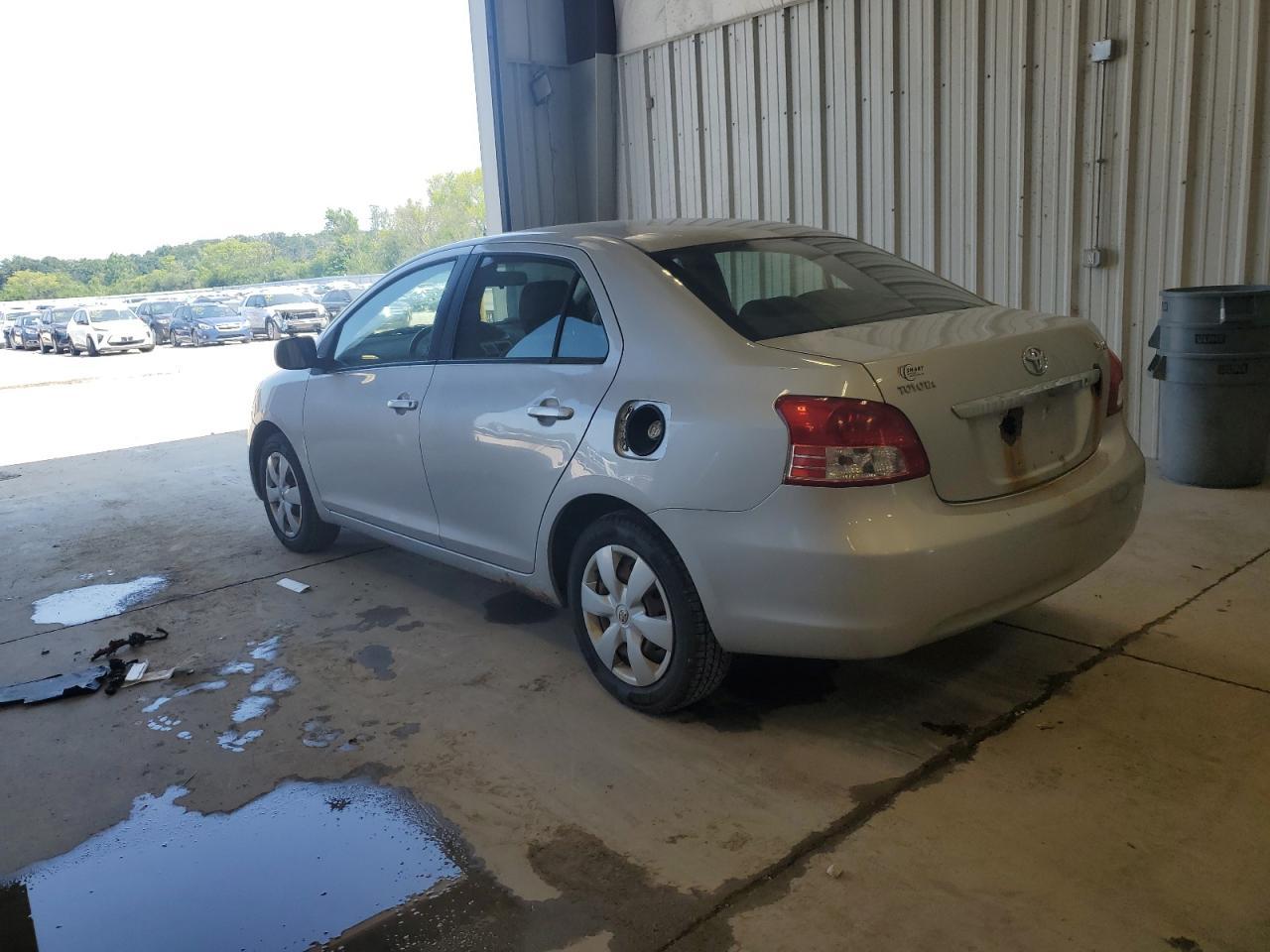 2008 Toyota Yaris Base - Image 2